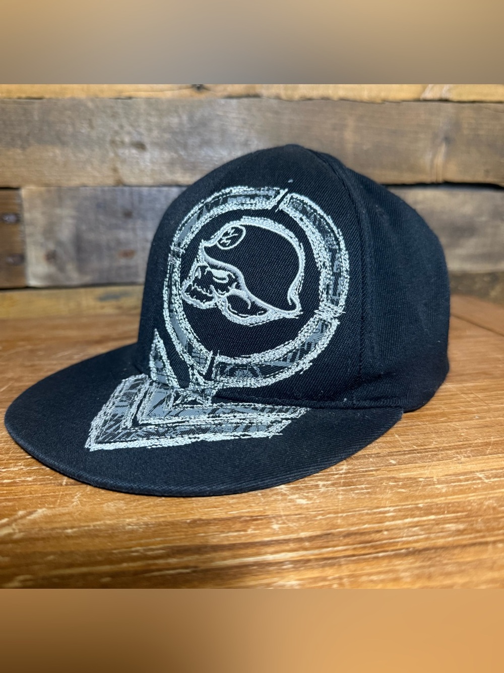 Metal Mulisha Black Flexfit Stretch Fit‎ Size Youth Hat Embroidered Skull Logo